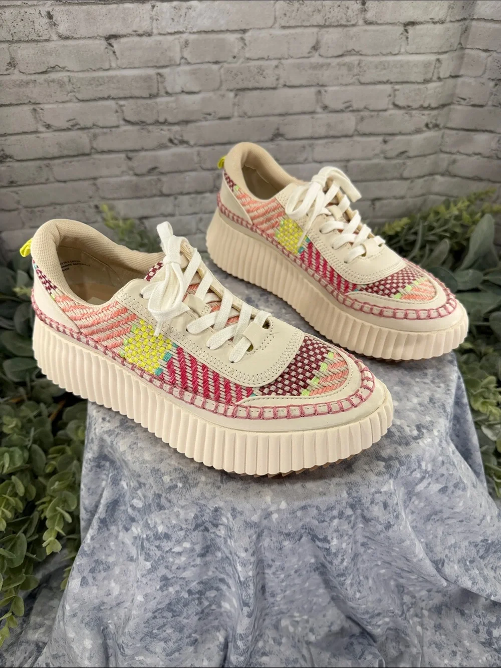 DOLCE VITA “Denae” Beige & Multicolor Basket Weave Platform Sneaker WMS 7.5M NEW